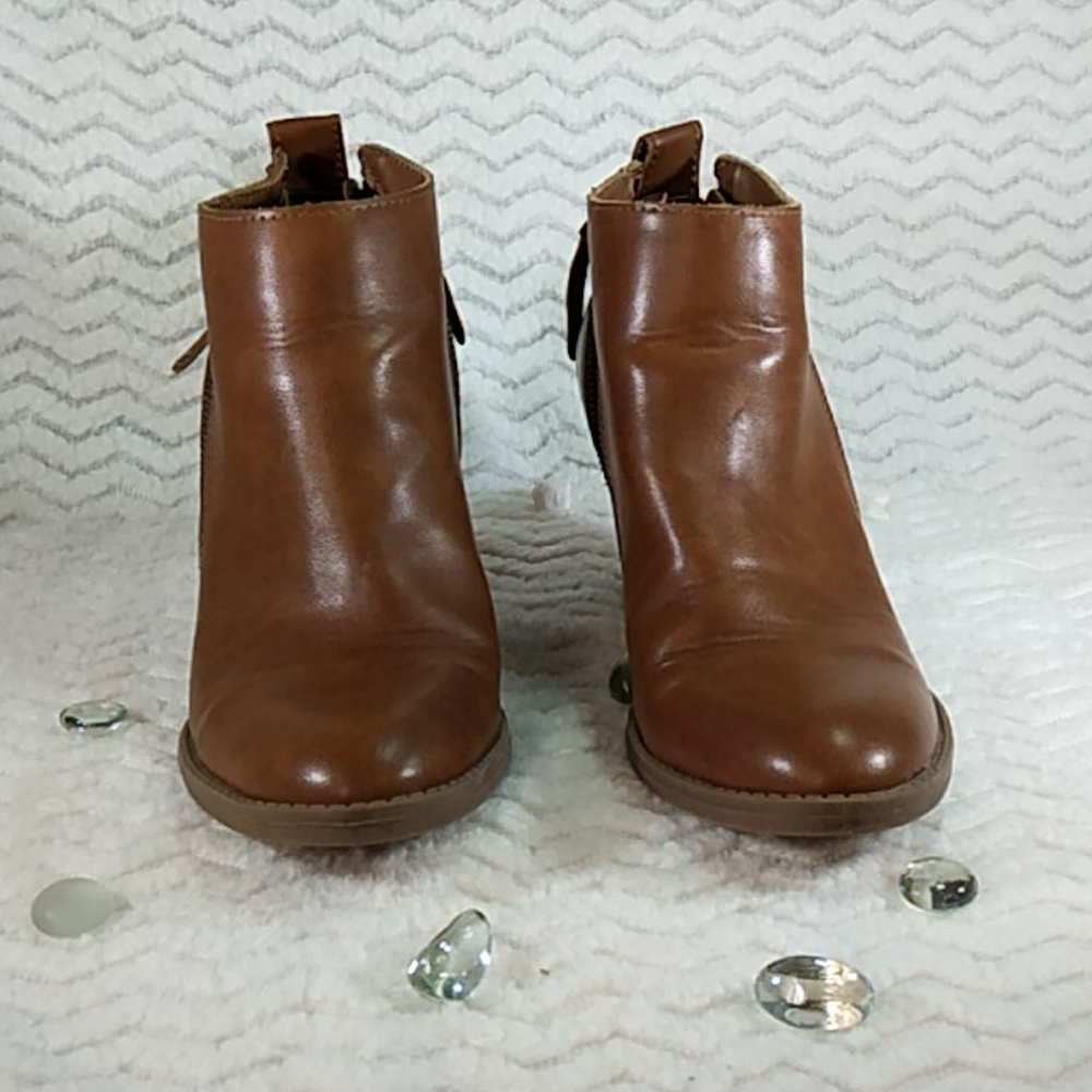 EUC DV by Dolce Vita Vegan Leather Ankle Booties - Picture 2 of 4